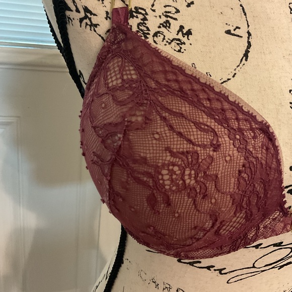 Victoria’s Woman’s Mauve laced tank-top Bombshell Bra. Size 36B. - Picture 3 of 7